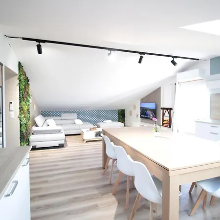 アパート Centre - Full Climatisation - 3 - 7 Couchages - 10 Personnes - Parking Proche - Terrain 800m2 - Balneotherapie - Air De Jeux Exterieurs - Confort - Gere Par Prestazen'services