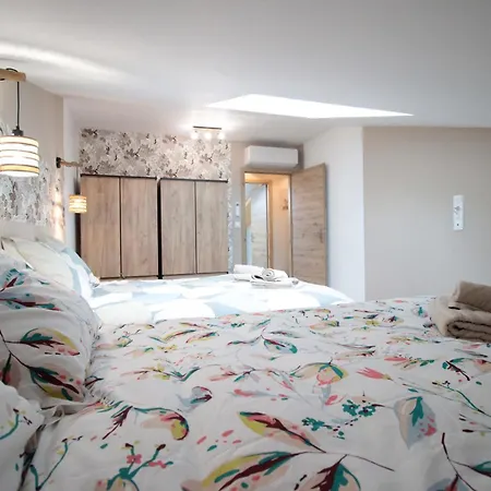 Centre - Full Climatisation - 3 - 7 Couchages - 10 Personnes - Parking Proche - Terrain 800m2 - Balneotherapie - Air De Jeux Exterieurs - Confort - Gere Par Prestazen'services アパート