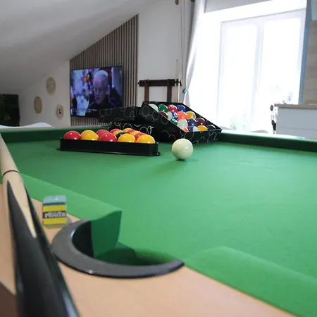 Centre - Full Climatisation - 3 - 7 Couchages - 10 Personnes - Parking Proche - Terrain 800m2 - Balnéothérapie - Air De Jeux Extérieurs - Confort - Géré Par Prestazen'services * Verdun-sur-Meuse