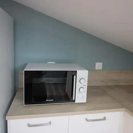 Centre - Full Climatisation - 3 - 7 Couchages - 10 Personnes - Parking Proche - Terrain 800m2 - Balnéothérapie - Air De Jeux Extérieurs - Confort - Géré Par Prestazen'services *