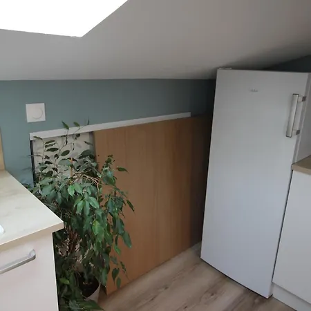 Centre - Full Climatisation - 3 - 7 Couchages - 10 Personnes - Parking Proche - Terrain 800m2 - Balnéothérapie - Air De Jeux Extérieurs - Confort - Géré Par Prestazen'services Verdun-sur-Meuse