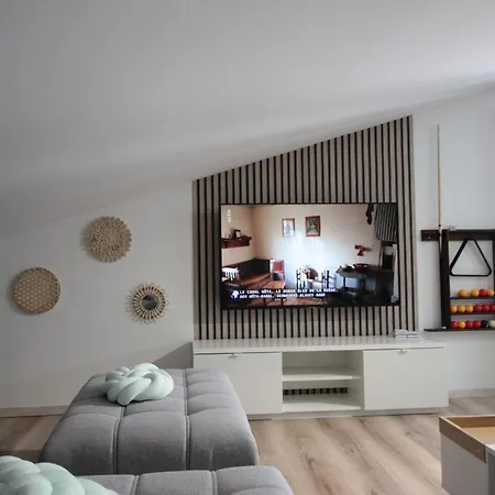 Centre - Full Climatisation - 3 - 7 Couchages - 10 Personnes - Parking Proche - Terrain 800m2 - Balnéothérapie - Air De Jeux Extérieurs - Confort - Géré Par Prestazen'services Appartamento *