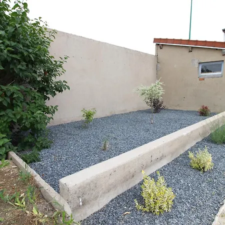 Centre - Full Climatisation - 3 - 7 Couchages - 10 Personnes - Parking Proche - Terrain 800m2 - Balneotherapie - Air De Jeux Exterieurs - Confort - Gere Par Prestazen'services Verdun-sur-Meuse