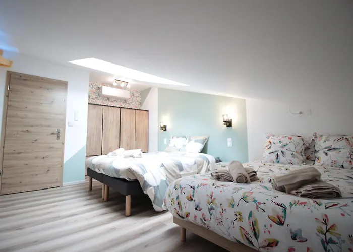 Centre - Full Climatisation - 3 - 7 Couchages - 10 Personnes - Parking Proche - Terrain 800m2 - Balneotherapie - Air De Jeux Exterieurs - Confort - Gere Par Prestazen'services Apartment Verdun-sur-Meuse